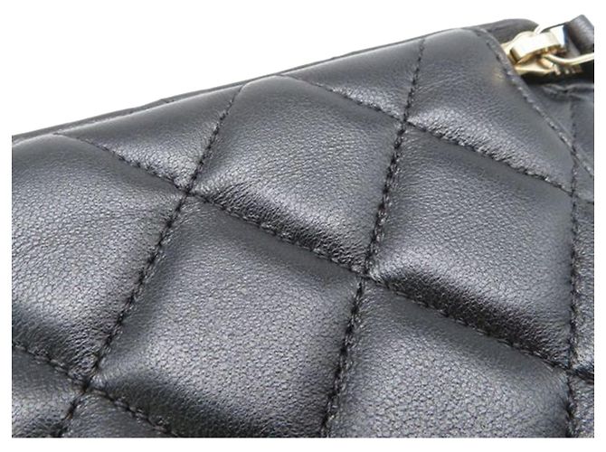 Vanity case piccolo Chanel Coco Casino in pelle d'agnello matelassé nera con catena - vista 9