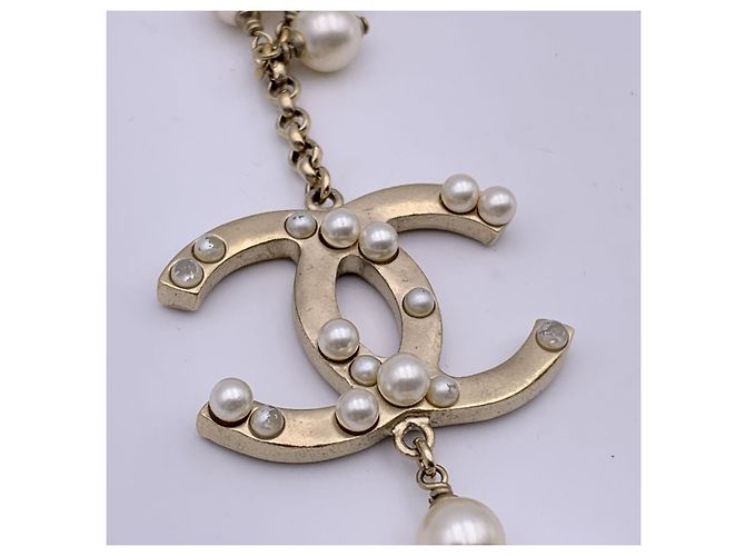 Timeless Chanel Collana lunga in catena con logo CC in metallo dorato chiaro, perle e perline D'oro - vista 6