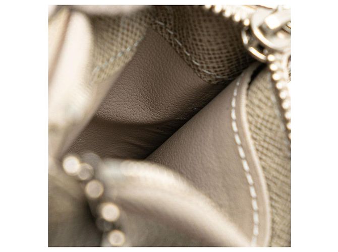 Pochette Cles de Cuero Taiga de Louis Vuitton Castaño Beige - vista 10