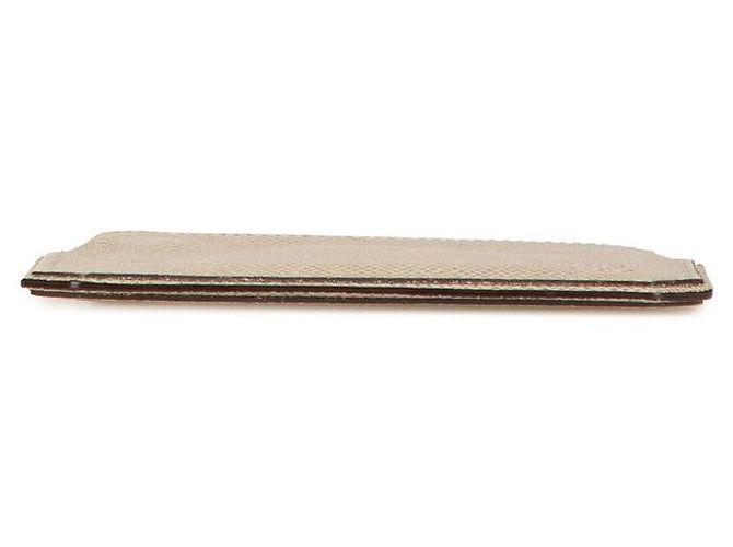 Pochette Cles de Cuero Taiga de Louis Vuitton Castaño Beige - vista 3