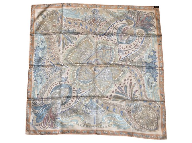 Garden Foulard Carré 90 Giardino della Maharani per Donna di Hermès Multicolore - vista 2