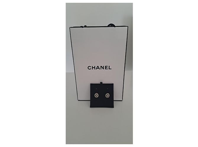 Cambon Orecchini Chanel CC Argento a Forma Ovale con Strass Doppio C Silver hardware - vista 3