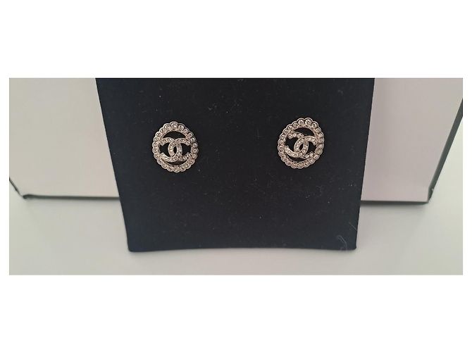 Cambon Orecchini Chanel CC Argento a Forma Ovale con Strass Doppio C Silver hardware - vista 6