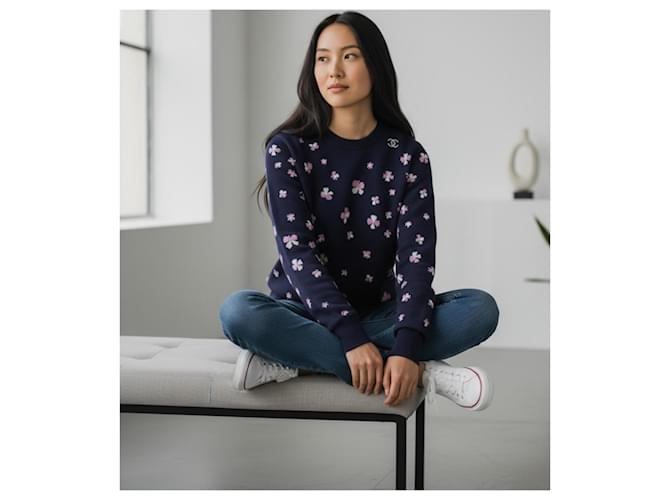 Chanel Pullover mit Blumenmuster aus Kaschmir Dunkelblau Marineblau - Ansicht 6