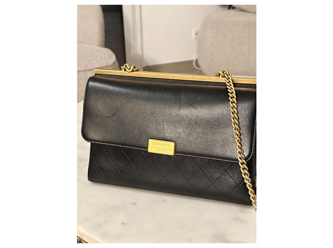 Borsa Chanel in pelle liscia nera con chiusura CC dorata Nero - vista 11