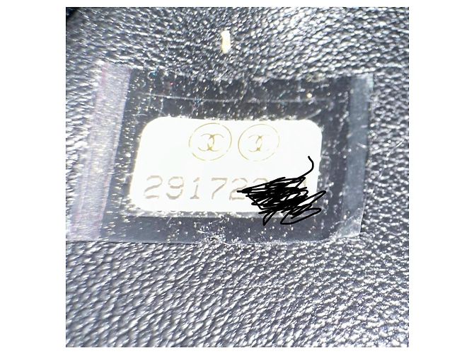 Borsa Chanel in pelle liscia nera con chiusura CC dorata Nero - vista 5