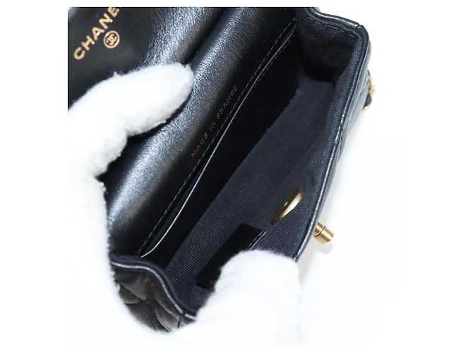 Chanel Lady Handle Klappkartenhalter aus gestepptem Kalbsleder mit Kette Schwarz - Ansicht 5