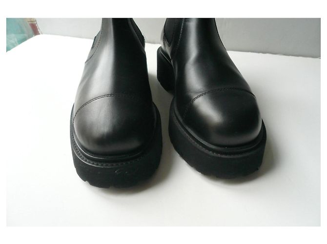 Chanel / Botas Chelsea con Logo CC Interconectado 41 Negro - vista 8