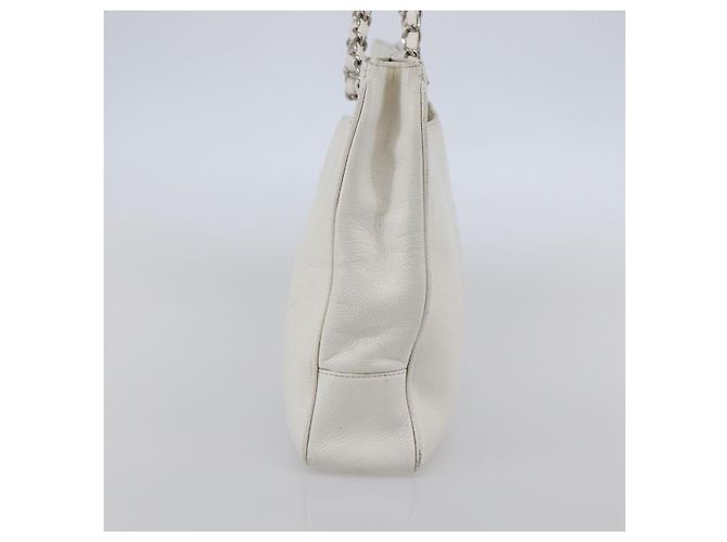 Borsa a spalla CHANEL in pelle caviar bianca con catena argento CC Auth BA6376 Bianco - vista 5