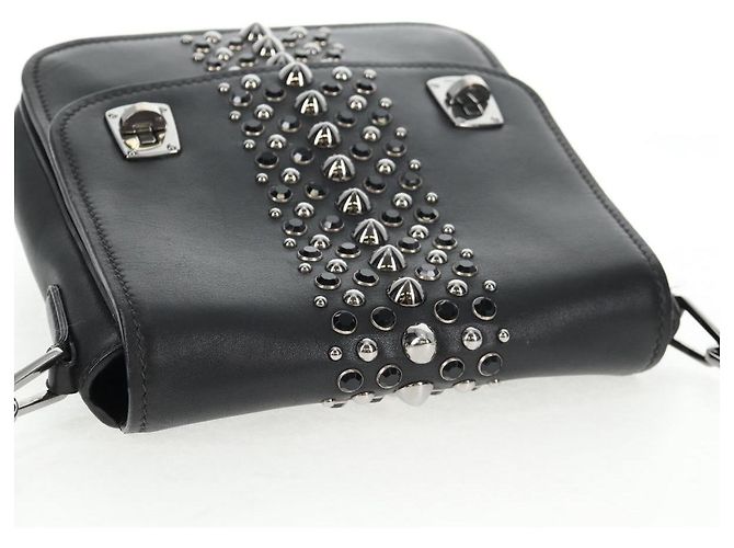 Miu Miu Ketten-Schultertasche aus Leder Schwarz Silber Auth 138395V - Ansicht 14