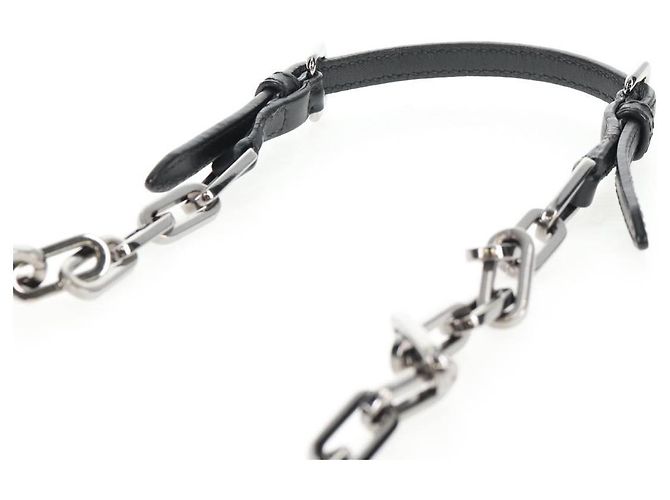 Miu Miu Ketten-Schultertasche aus Leder Schwarz Silber Auth 138395V - Ansicht 16