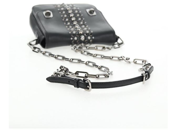 Miu Miu Ketten-Schultertasche aus Leder Schwarz Silber Auth 138395V - Ansicht 6