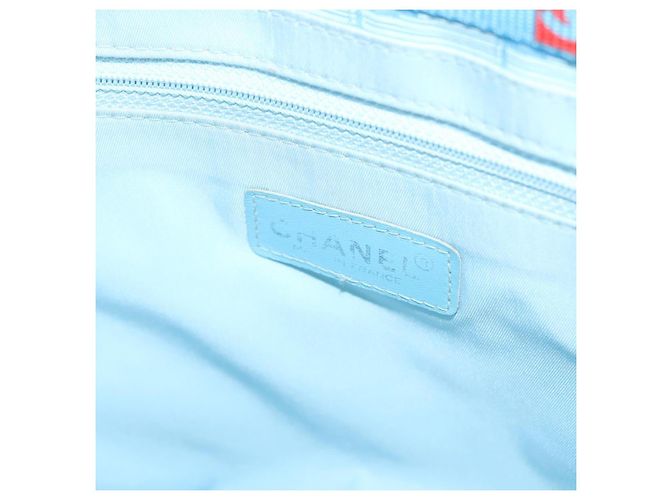 CHANEL Neue Reisetasche aus Nylon Hellblau Silber CC Auth 133486 - Ansicht 14