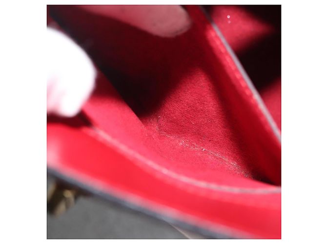 LOUIS VUITTON Epi Cluny Shoulder Bag Red M52257 LV Auth 142909 - view 19