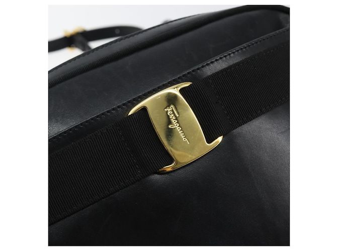 Borsa a Spalla Vala in Pelle Nera e Oro Auth BA5962 di Salvatore Ferragamo Nero D'oro - vista 17