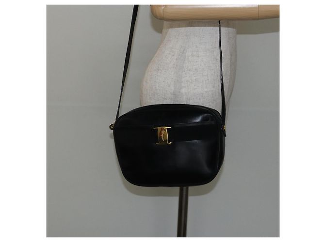 Borsa a Spalla Vala in Pelle Nera e Oro Auth BA5962 di Salvatore Ferragamo Nero D'oro - vista 22