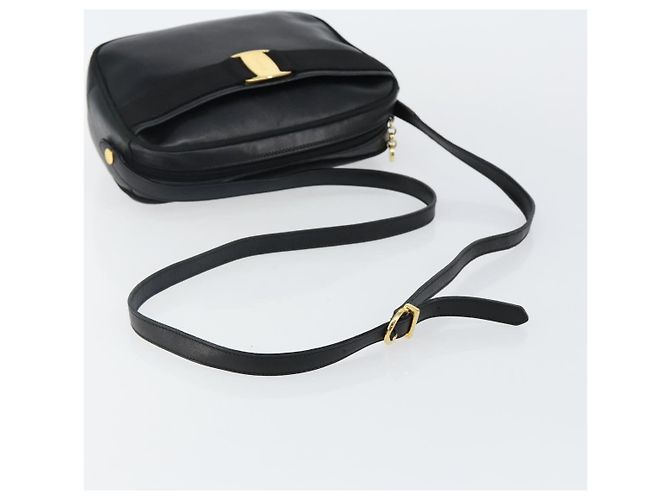 Borsa a Spalla Vala in Pelle Nera e Oro Auth BA5962 di Salvatore Ferragamo Nero D'oro - vista 7