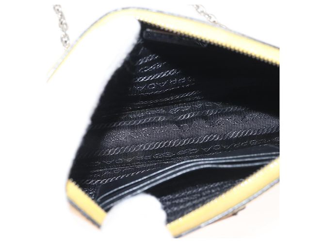 Saffiano Borsa a Spalla PRADA in Pelle Safiano Gialla Argento Auth 142941 Giallo - vista 11