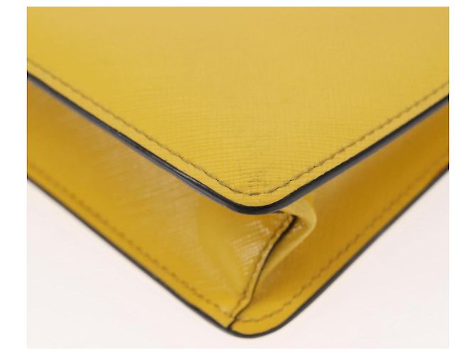 Saffiano Borsa a Spalla PRADA in Pelle Safiano Gialla Argento Auth 142941 Giallo - vista 16