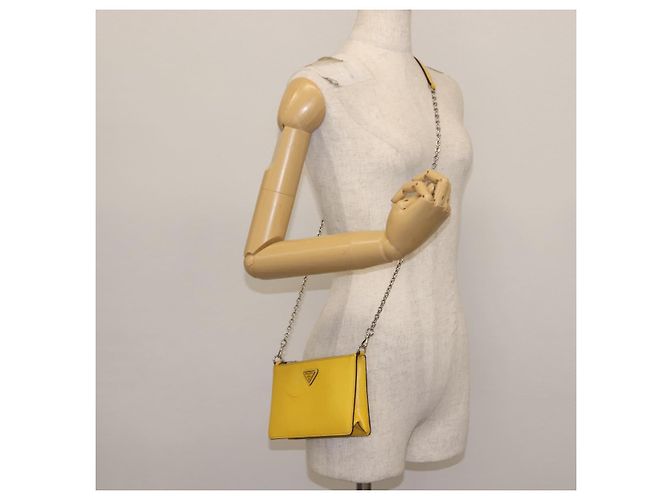 Saffiano Borsa a Spalla PRADA in Pelle Safiano Gialla Argento Auth 142941 Giallo - vista 22