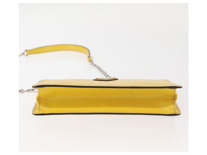 Saffiano Borsa a Spalla PRADA in Pelle Safiano Gialla Argento Auth 142941 Giallo - vista 5