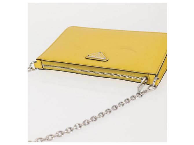 Saffiano Borsa a Spalla PRADA in Pelle Safiano Gialla Argento Auth 142941 Giallo - vista 6