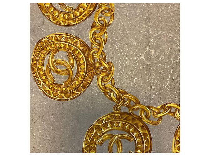 Bufanda cuadrada de seda twill con estampado de cadena Chanel topo / oro Beige - vista 5