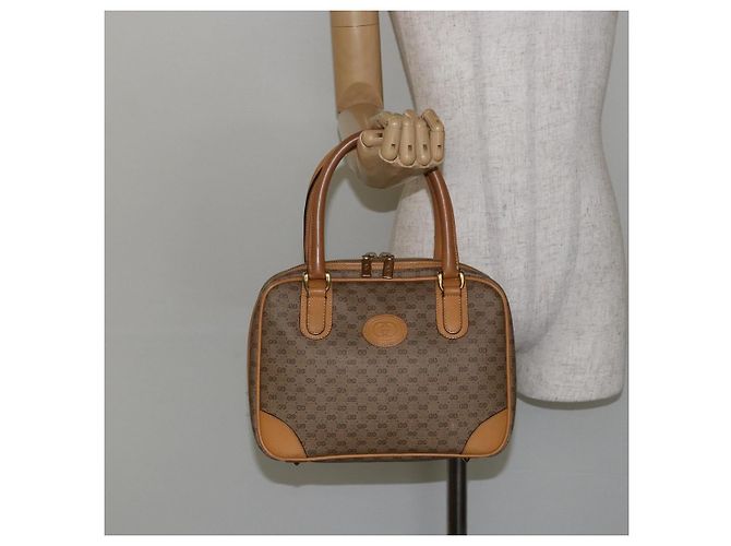 Gucci Borsa a mano Micro GG Supreme in PVC beige e oro 000 94 0030 Auth BA6124 D'oro - vista 23