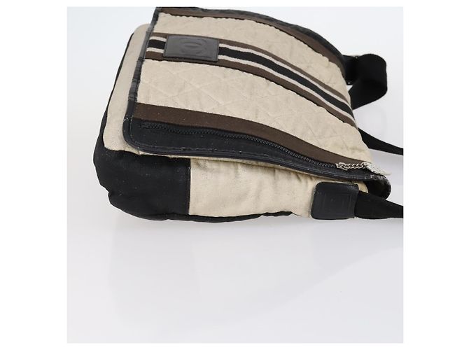 CHANEL Borsa a Spalla Matelassé Sportiva in Tela Bianca Argento CC Auth 142035 Bianco - vista 4