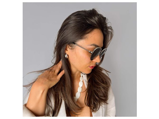 Timeless Chanel Gafas de sol de metal con cadena negras Negro - vista 3