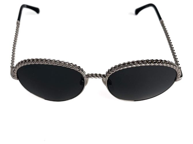 Timeless Chanel Gafas de sol de metal con cadena negras Negro - vista 4