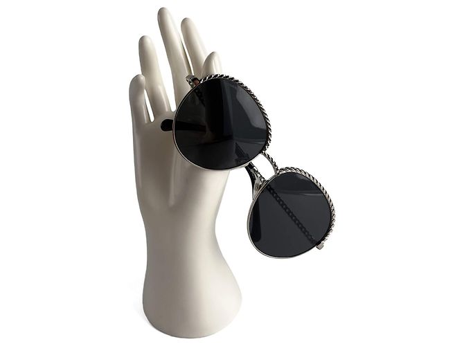 Timeless Chanel Gafas de sol de metal con cadena negras Negro - vista 9