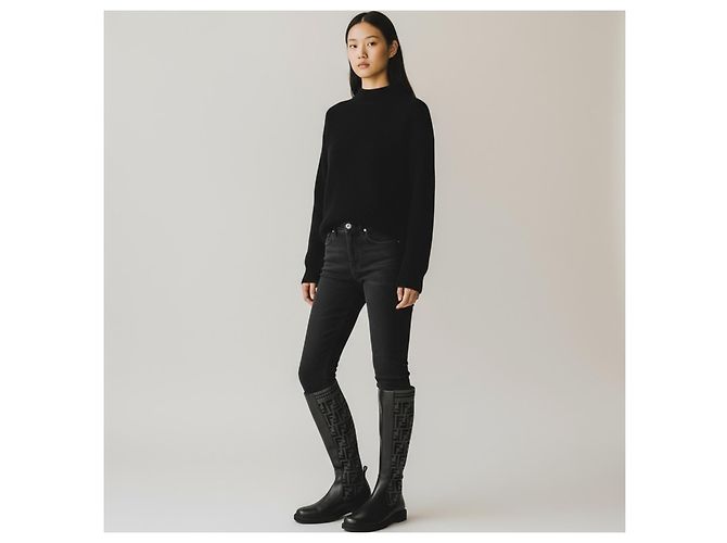 Fendi Rococo leather boots black - view 3