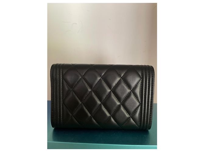 Cartera Chanel Boy Plateada Negro - vista 3