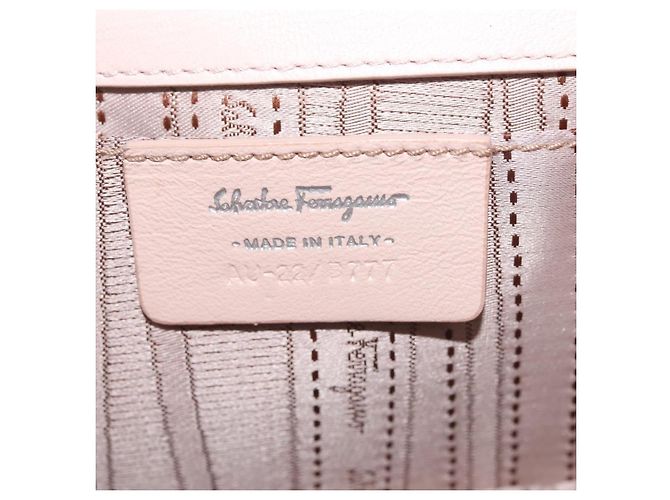 Borsa a Spalla Chain Vala Smalto Beige Argento Auth 143357 di Salvatore Ferragamo - vista 17