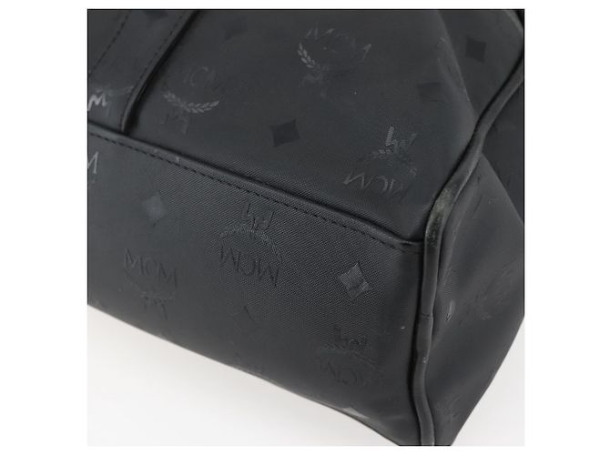 Bolsa de Ombro MCM Vicetos Logogram em Couro PVC Preto e Dourado Auth hk3093 - vista 12
