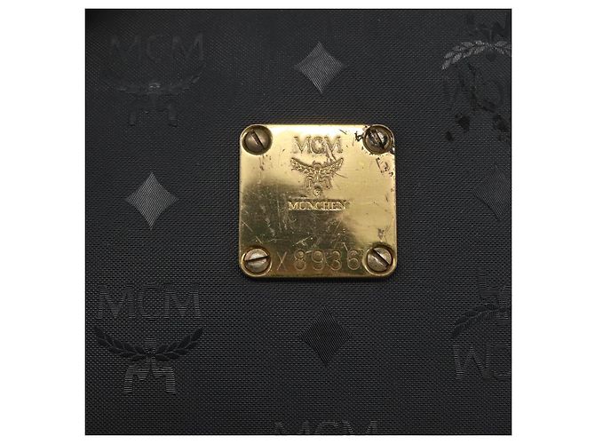 Bolsa de Ombro MCM Vicetos Logogram em Couro PVC Preto e Dourado Auth hk3093 - vista 14