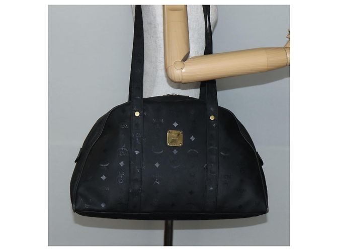 Bolsa de Ombro MCM Vicetos Logogram em Couro PVC Preto e Dourado Auth hk3093 - vista 20