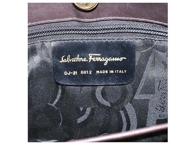 Borsa Tote Salvatore Ferragamo in tela marrone oro Auth 143220 - vista 15