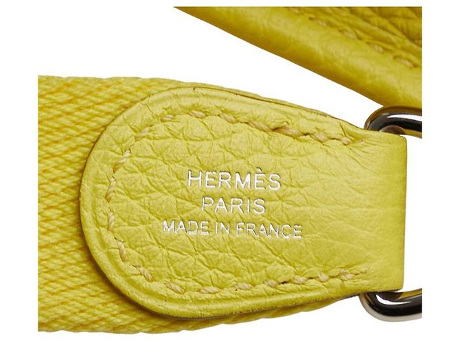 Borsa a spalla Hermès Evelyne TPM in Lime D'oro - vista 11
