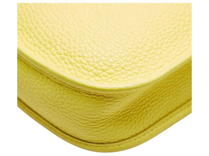 Borsa a spalla Hermès Evelyne TPM in Lime D'oro - vista 7