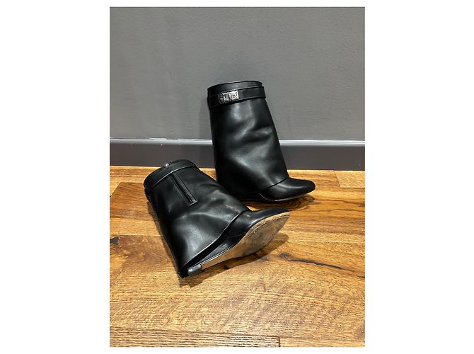 Botines Givenchy Shark de cuero negro - vista 10