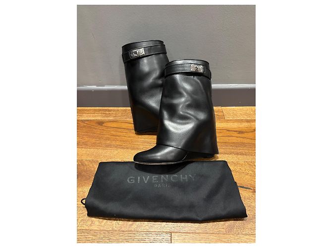 Botines Givenchy Shark de cuero negro - vista 2
