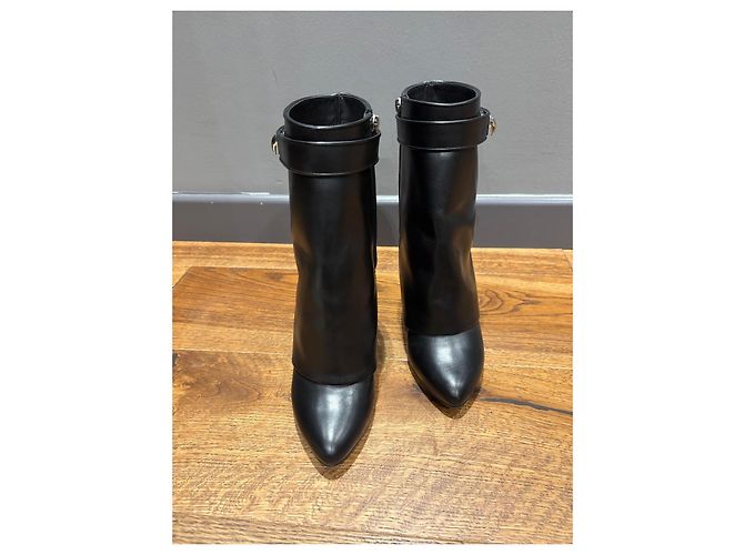 Botines Givenchy Shark de cuero negro - vista 5