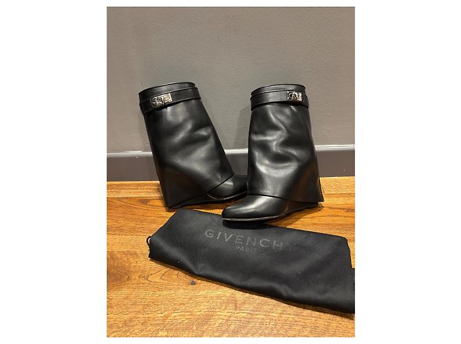 Botines Givenchy Shark de cuero negro - vista 6