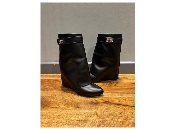 Botines Givenchy Shark de cuero negro - vista 8