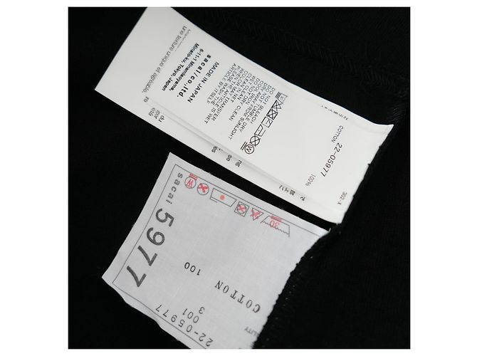 Camiseta Top Piercing Sacai Negro - vista 6