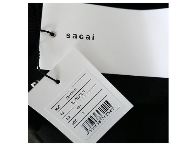 Camiseta Top Piercing Sacai Negro - vista 7