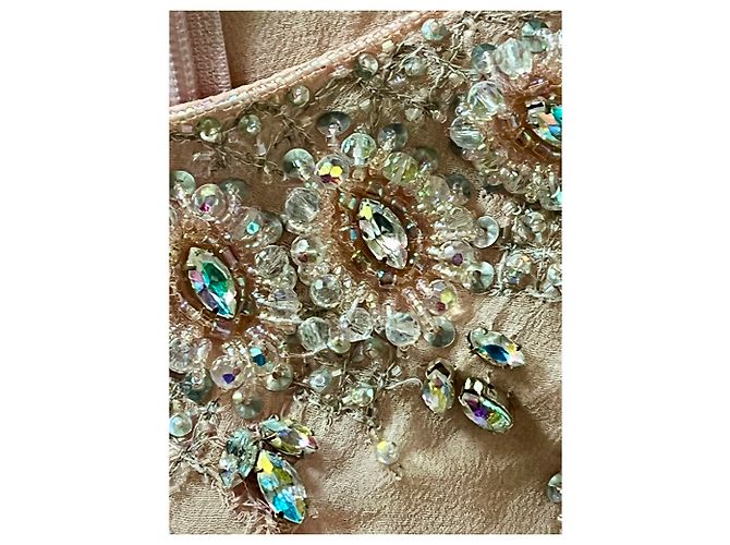 Jenny Packham Vestido de seda embellecido a mano en un suave rosa - vista 9