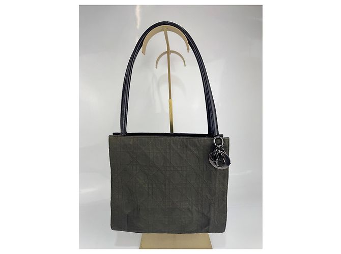 Christian Dior Dior Lady Dior tela e pelle verde 266 Verde scuro - vista 2